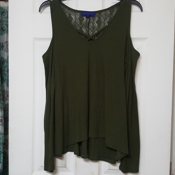 Cold Shoulder Top - Picture 2 of 5